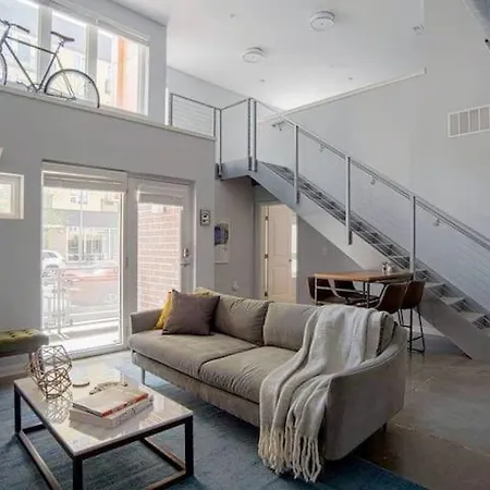 Cozysuites Two Stylish Apts, Monument Circle, Indy
